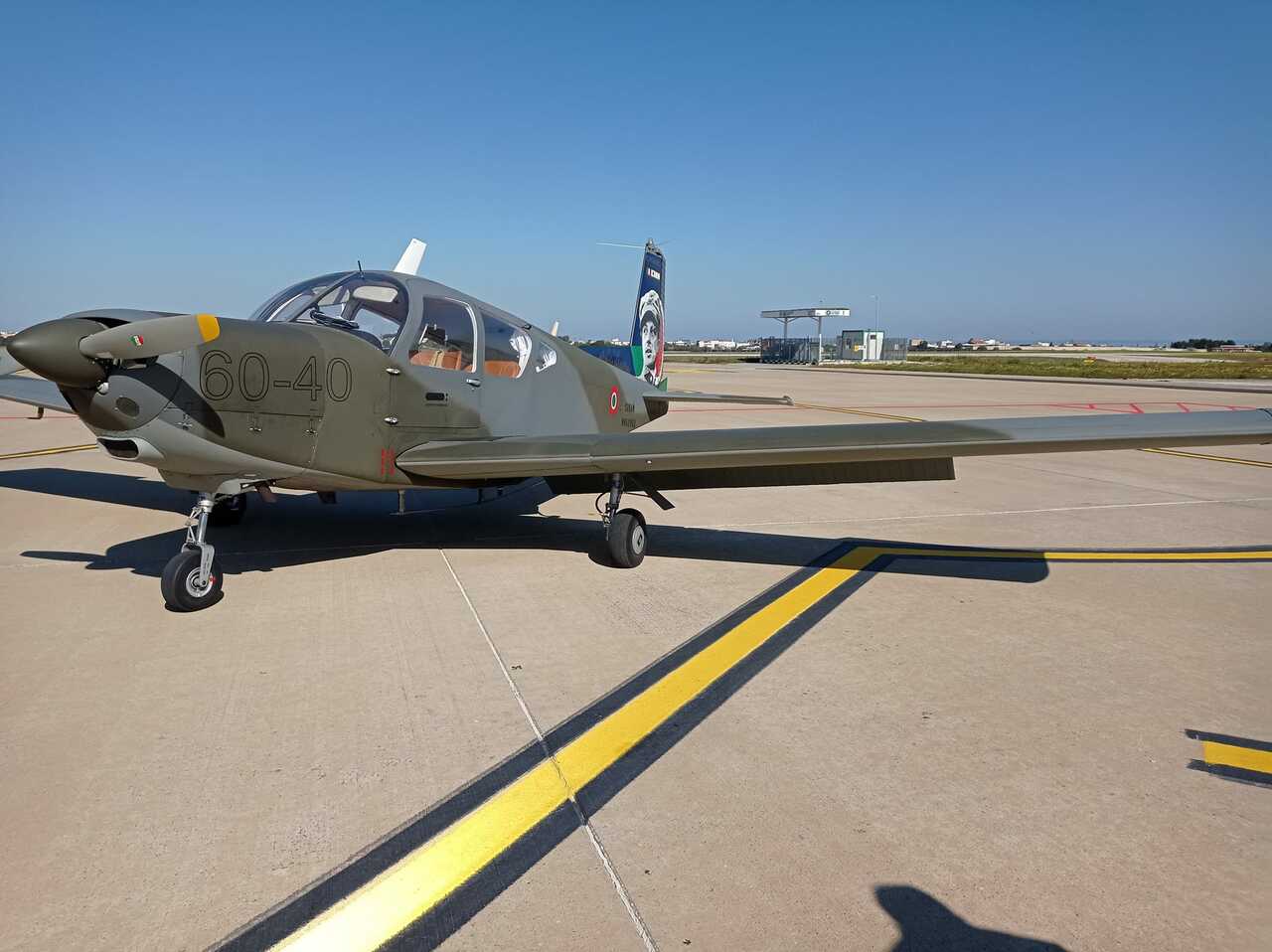 Aeronautica militare scuola di volo per 150 studenti Bari. In